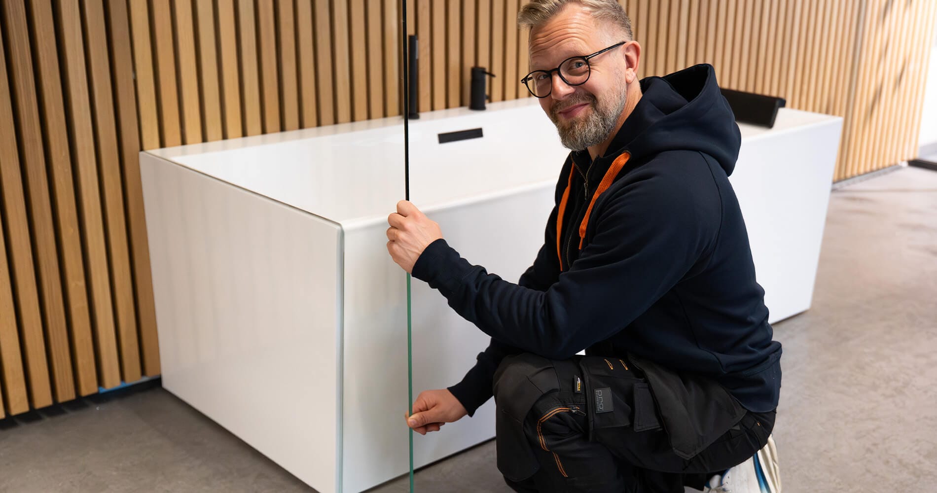 INR Badekar vegg måltilpasset