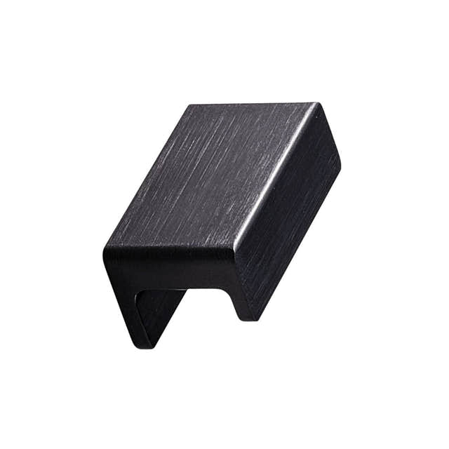 Alterna 4376 Station Håndtak Børstet svart / 44mm Alterna Knotter og håndtak GRO-7043359