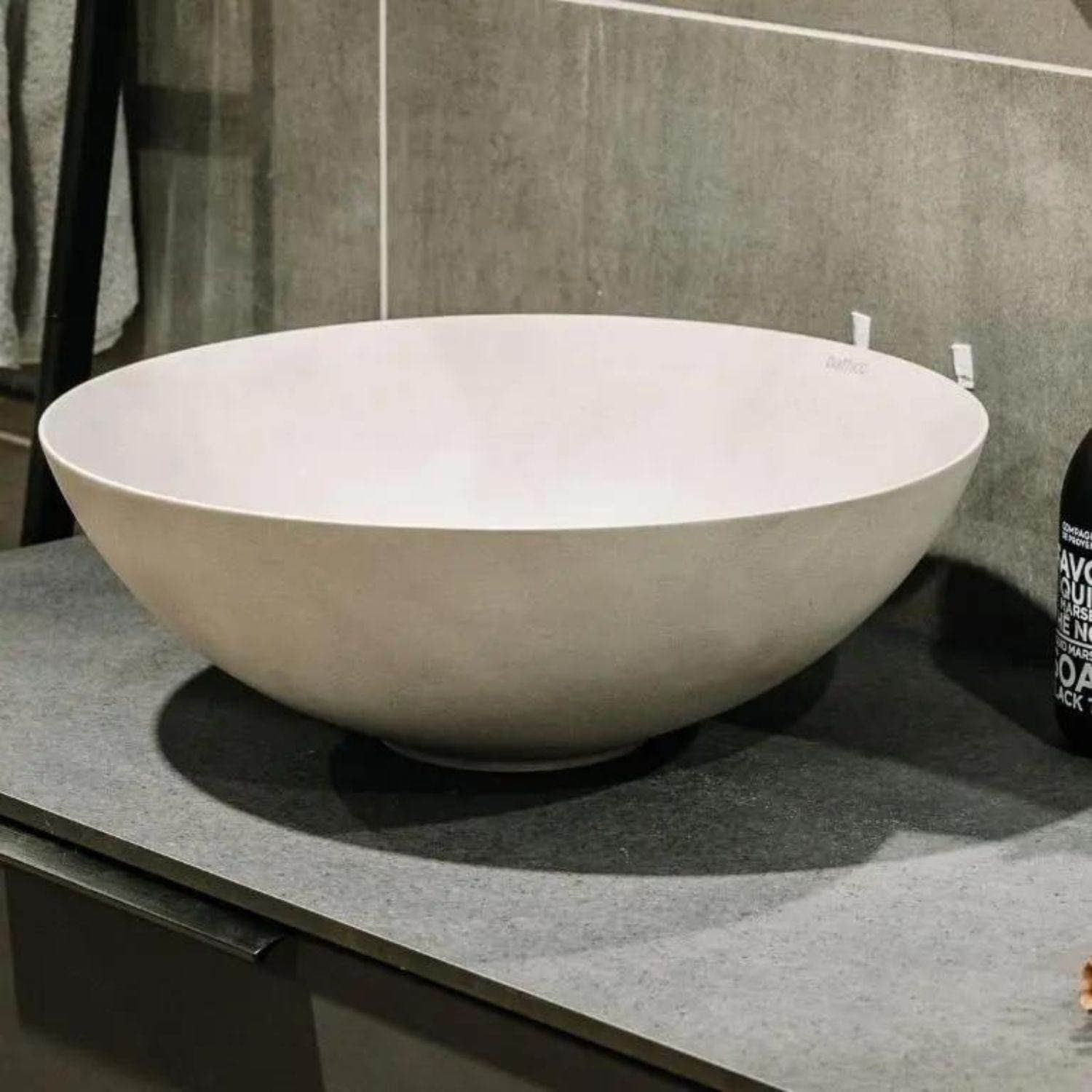 Bathco Sicilia Gris Claro Bolleservant Ø40cm - mikrosement Lys grå Bathco Bolleservant KO-1502MC