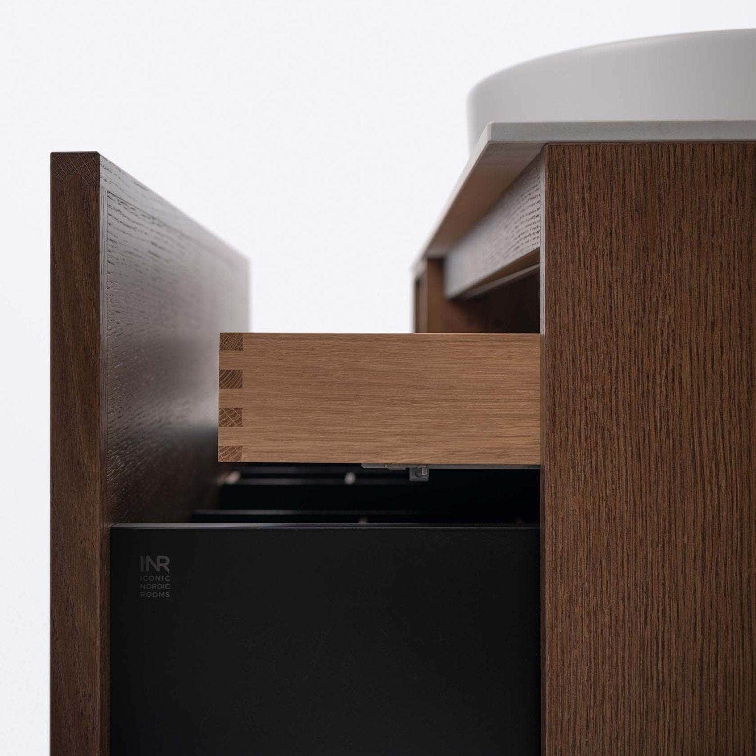 INR Air Wood Servantskap Hel front med 2 skuffer og 1 dør INR Iconic Nordic Rooms Servantskap
