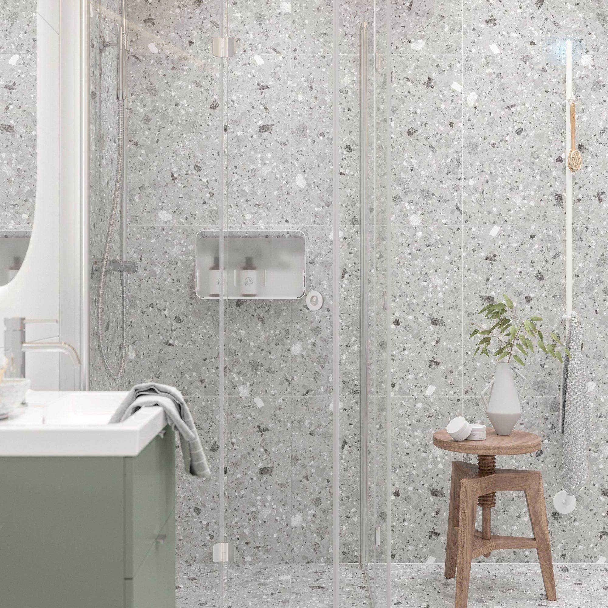 INR NEST Dusjoppbevaring med vippeskuff - kan limes INR Iconic Nordic Rooms Dusjhylle