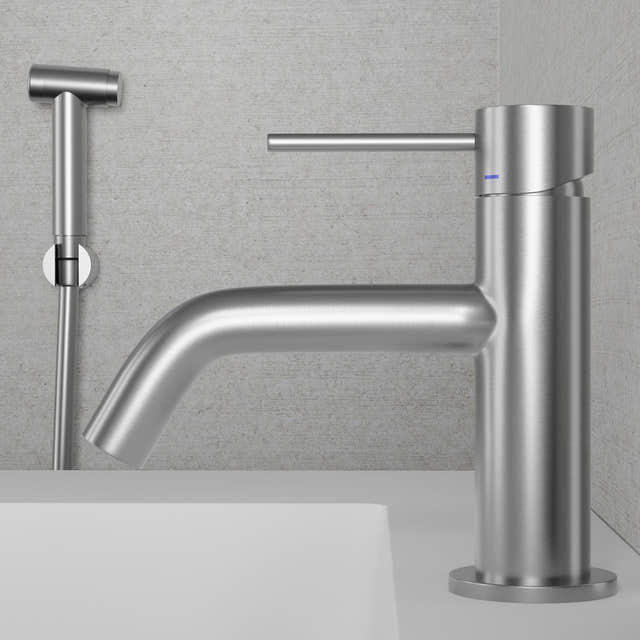 INR Voyage Low Servantbatteri med Hånddusj Brushed stainless INR Iconic Nordic Rooms Servantbatteri INR-80001421