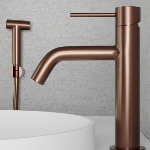 INR Voyage Mid Servantbatteri med Hånddusj Brushed bronze INR Iconic Nordic Rooms Servantbatteri INR-80001427