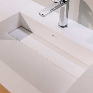 Korsbakken Corian Sidestilt Servant med Skrå Bunn
