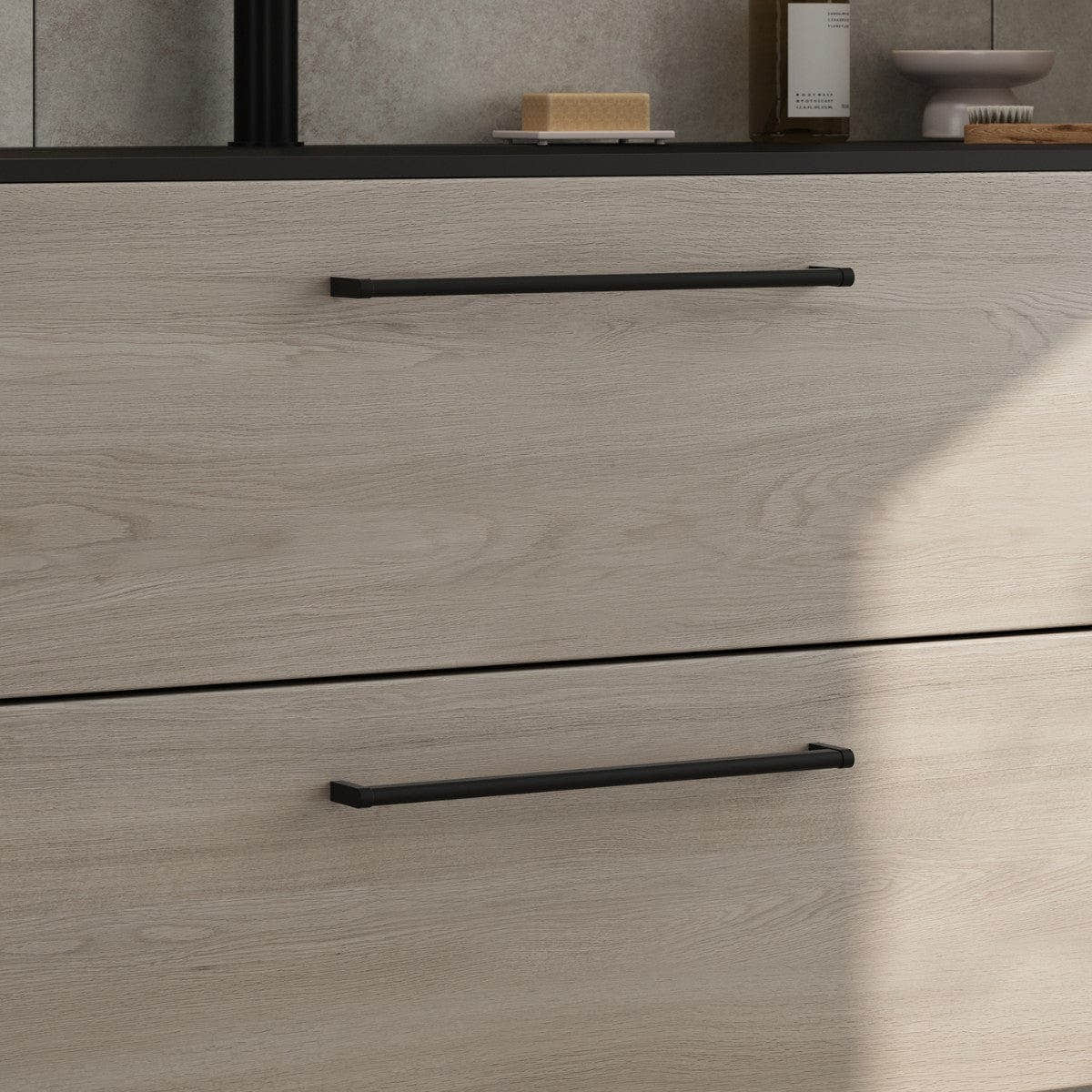Linn Bad Ingrid Grep Svart eik/Svart Linn Bad Knotter og håndtak LB-81G632