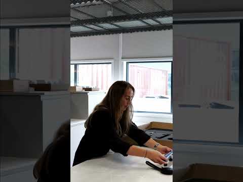 Unboxing svart matt