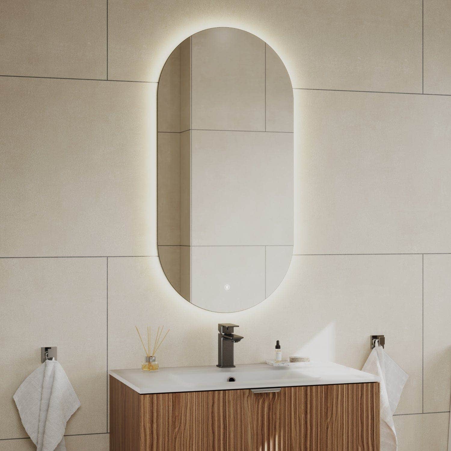 VikingBad Vida Ovalt Speil med LED lys 40x80cm VikingBad Baderomsspeil VB-017572-01