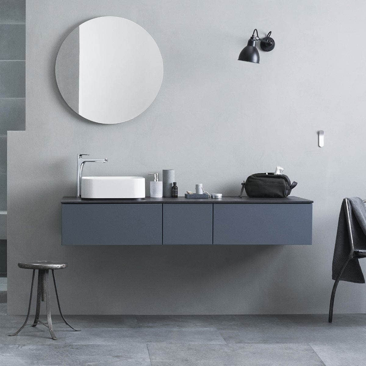 INR Bow Håndkleknagg Svart/Hvit/Krom INR Iconic Nordic Rooms Knagger