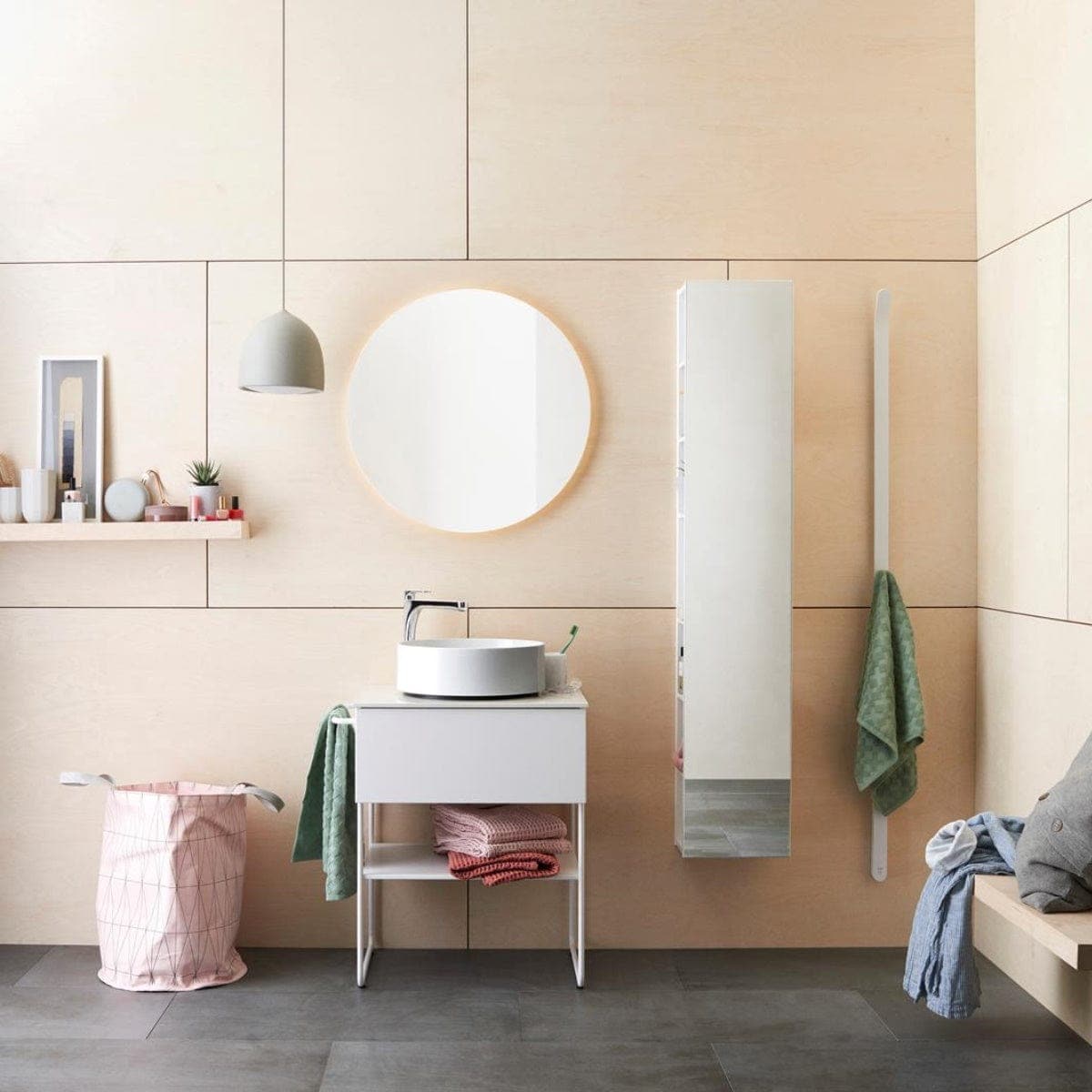 INR Bow Håndkletørker H170 Designvinner INR Iconic Nordic Rooms Håndkletørker strøm