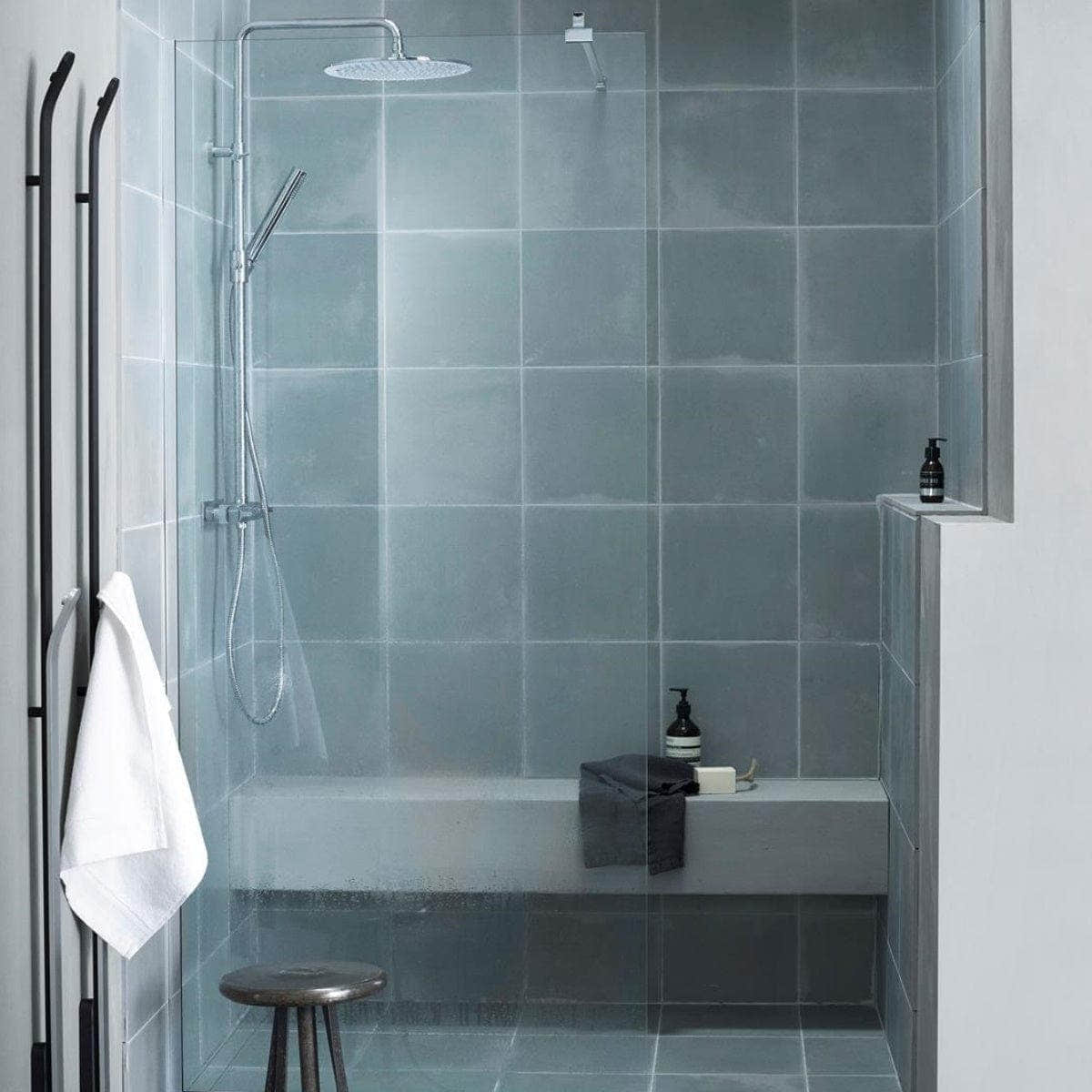 INR Bow Håndkletørker H170 Designvinner INR Iconic Nordic Rooms Håndkletørker strøm