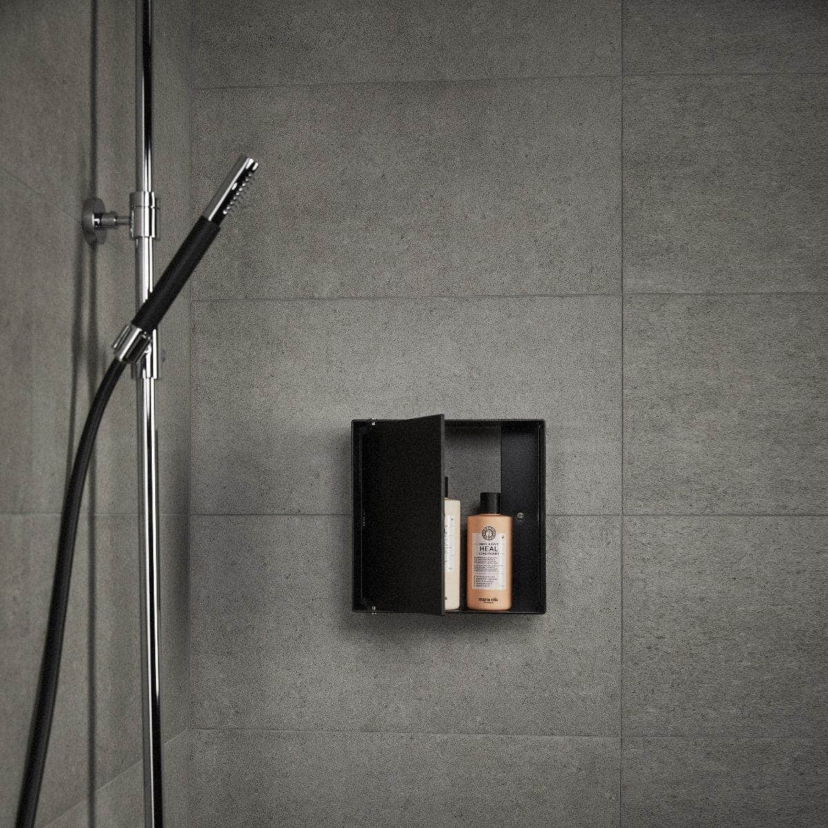 INR Case Dusjoppbevaring INR Iconic Nordic Rooms Dusjhylle