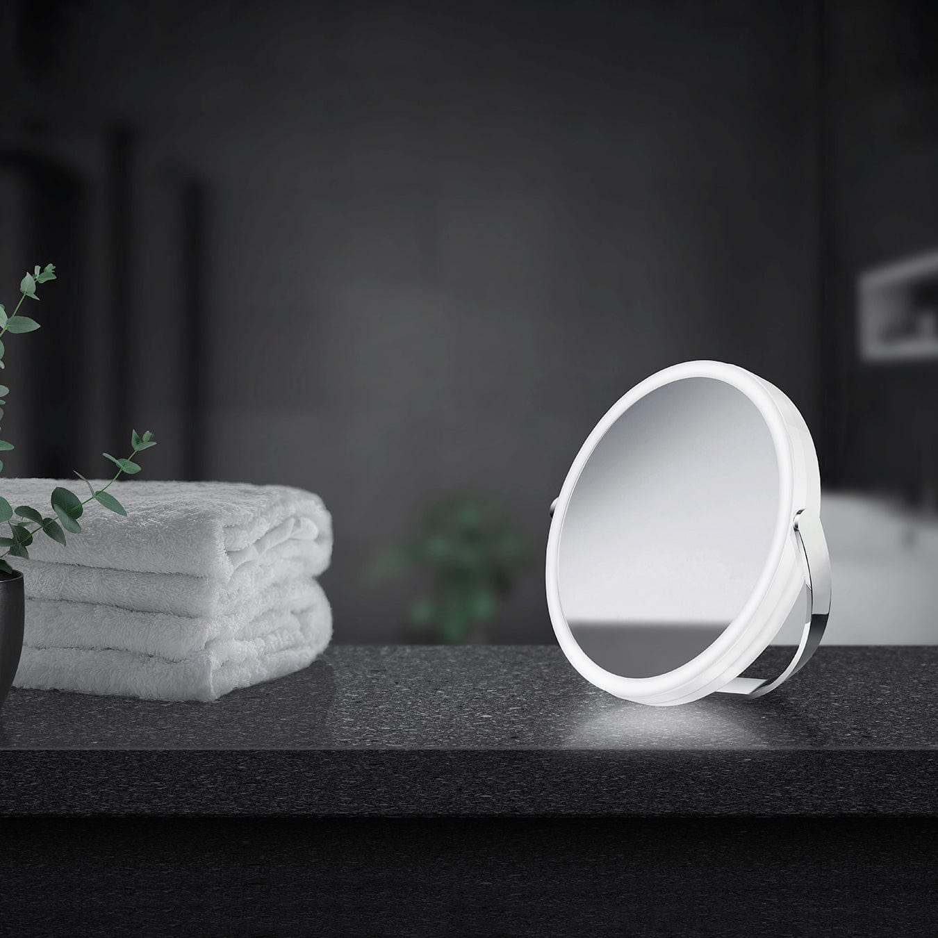 Smedbo Outline LED Sminkespeil x7 forstørring Ø18cm Smedbo Sminkespeil