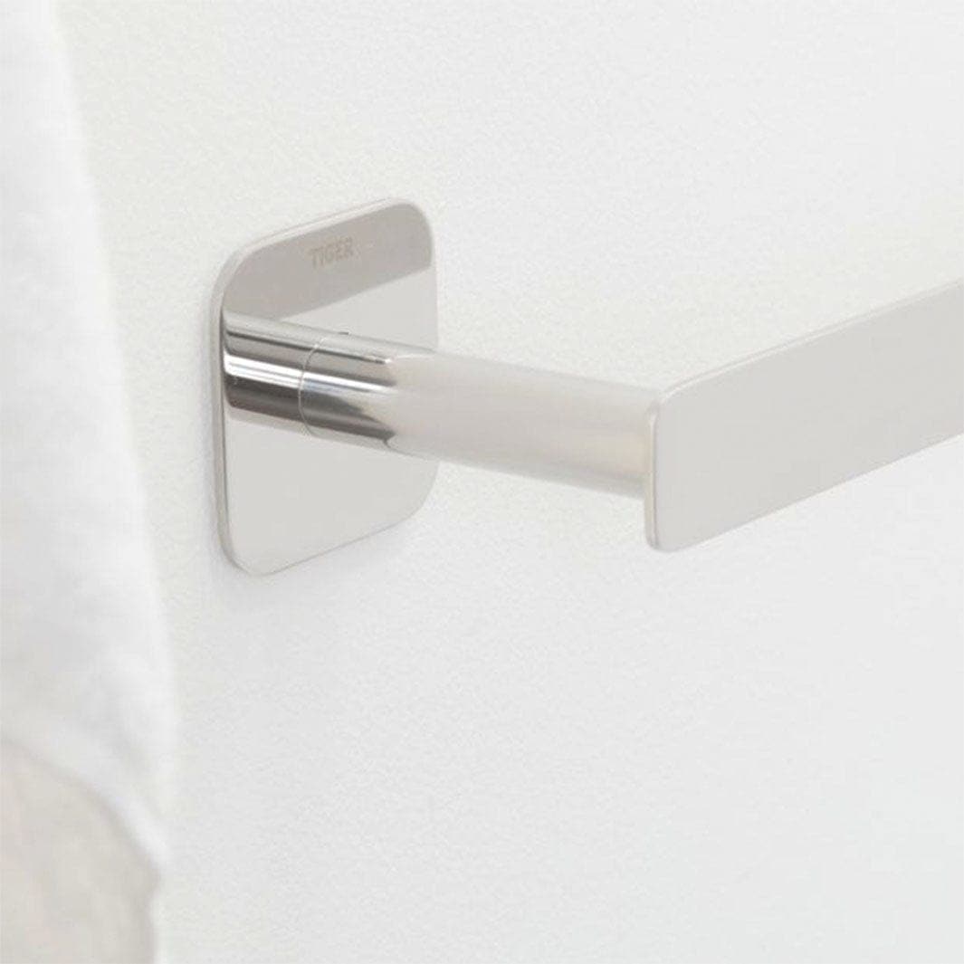 Tiger Colar toalettrullholder L-shape blankpolert Krom Tiger Toalettrullholder CO-T313933